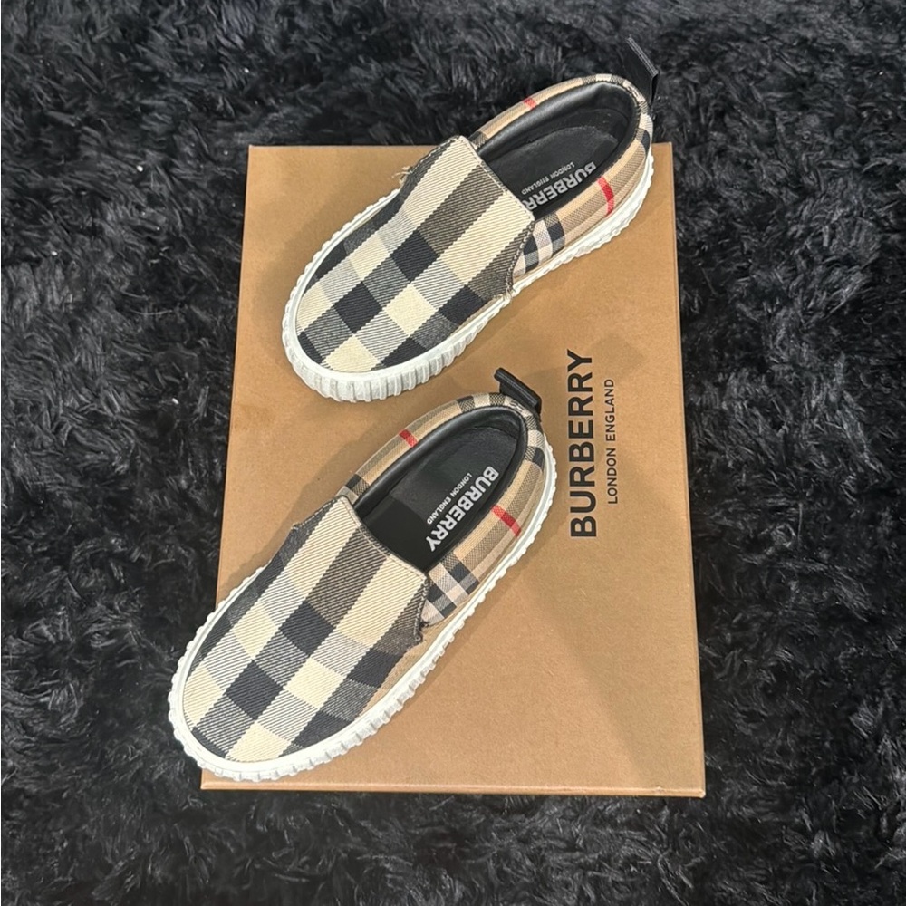 Burberry Low-top Canvas Sneakers